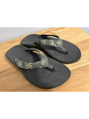 Chaco Z Volv Women 8 Gray Yellow Flip Flop Sandals Comfortable Arch Support Sole